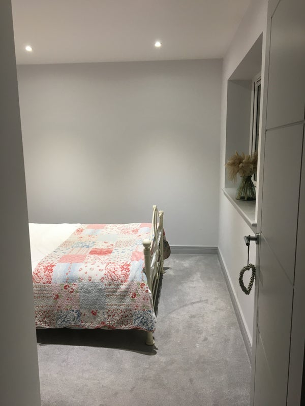 Room Wimborne Road West in Hampreston
