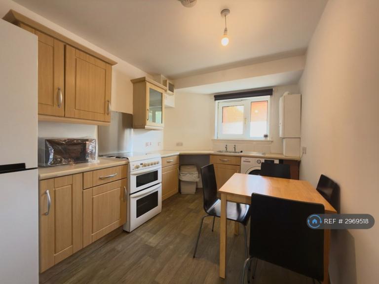 Flat Roxburgh Street in Greenock