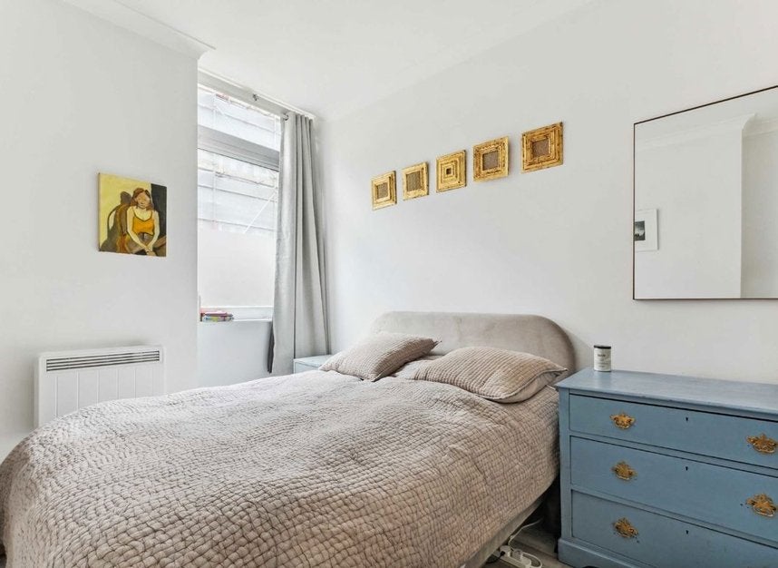 Flat Gaskin Street in Greater London