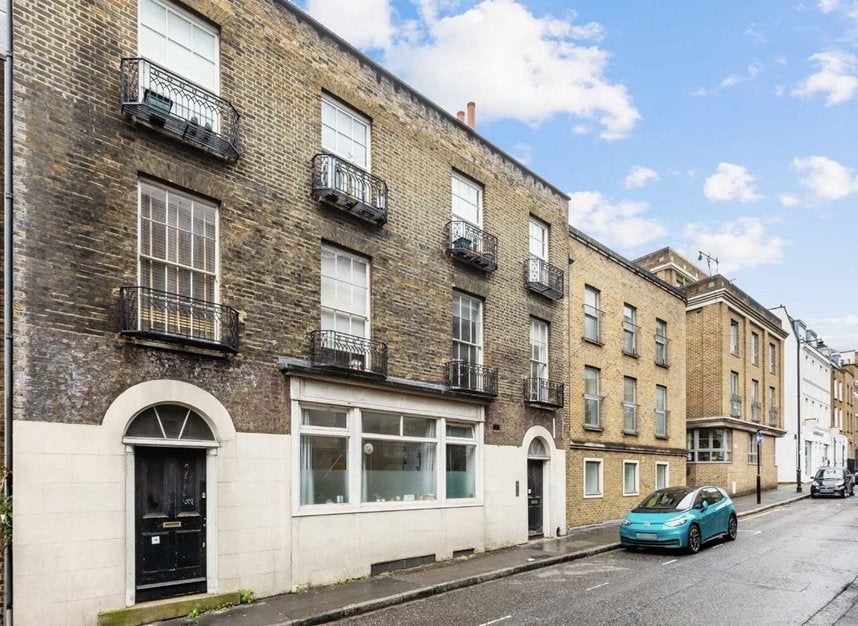 Flat Gaskin Street in Greater London