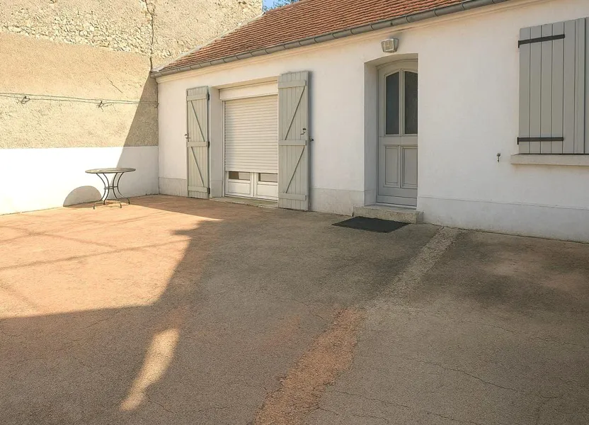 Maison Place du Château à Gien