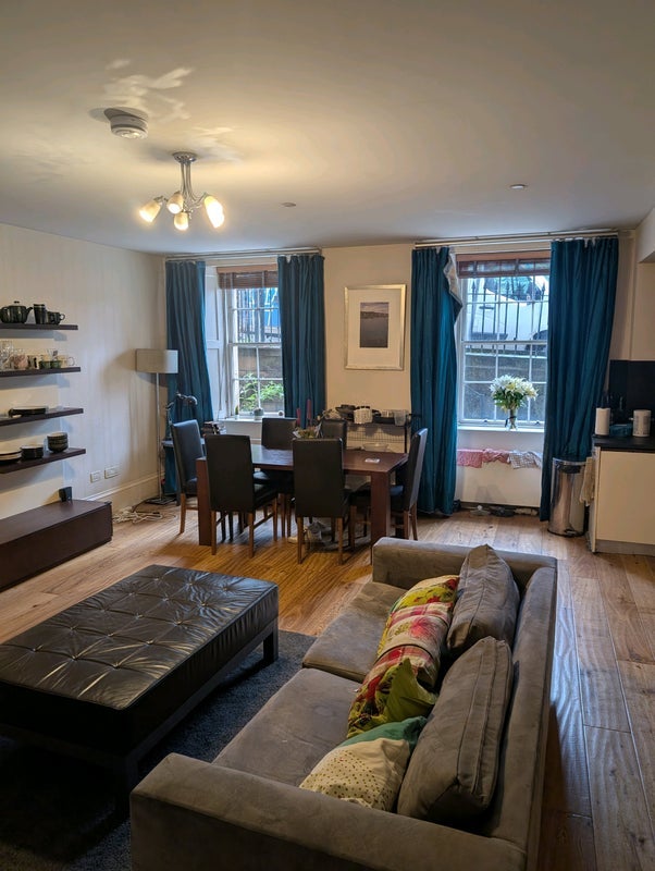 Flat Lynedoch Street in Glasgow