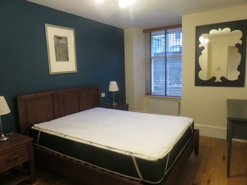 Flat Lynedoch Street in Glasgow
