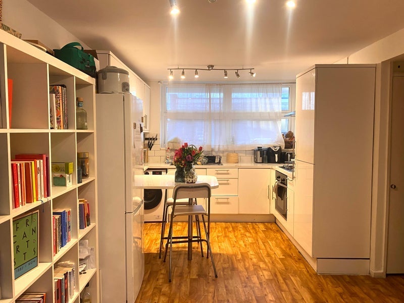 Room Timberland Road in Greater London