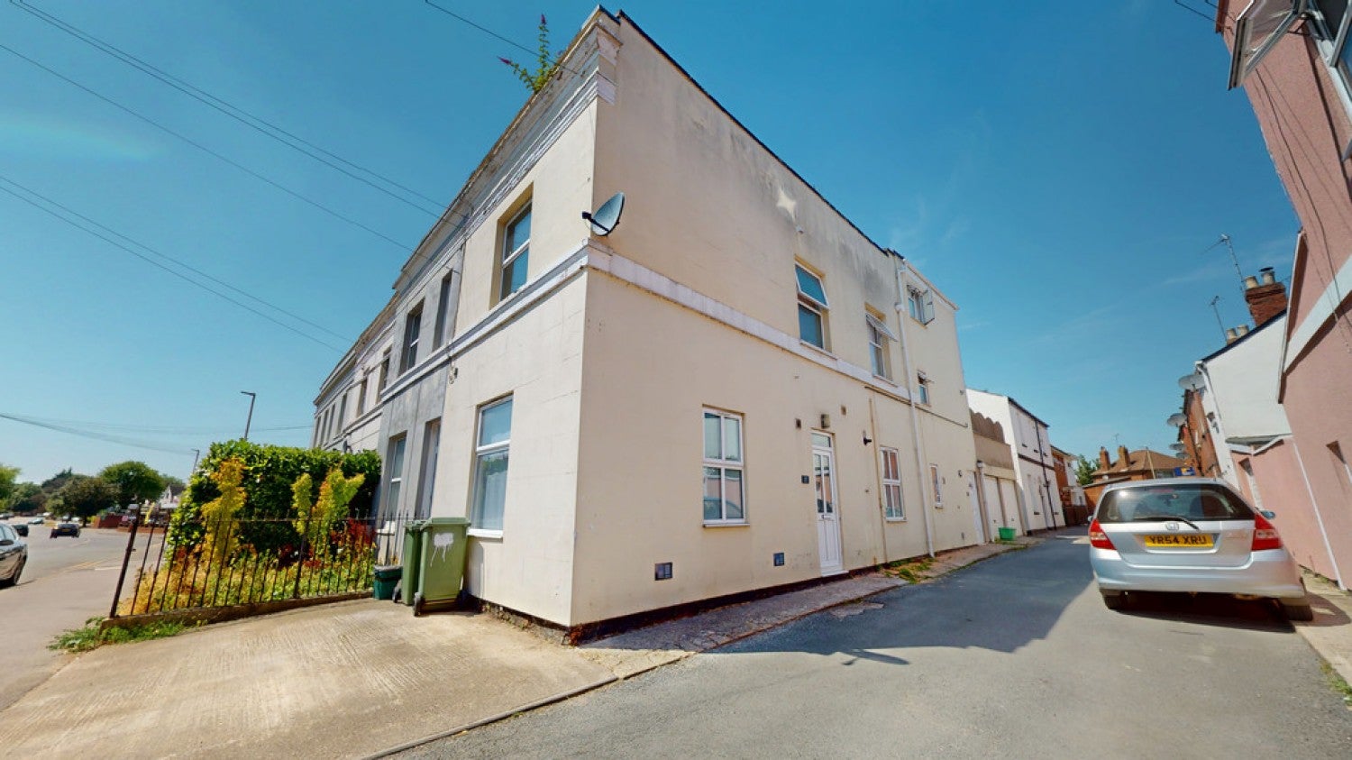 Flat Prestbury Road in Cheltenham