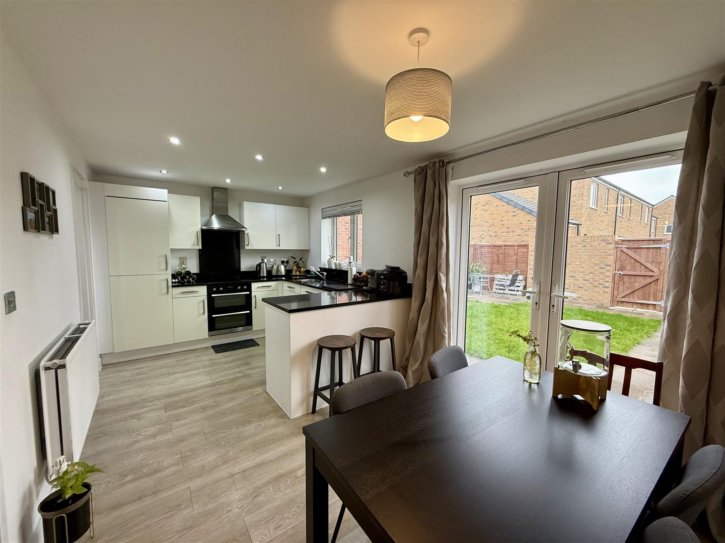 House Horsa Close in Grove