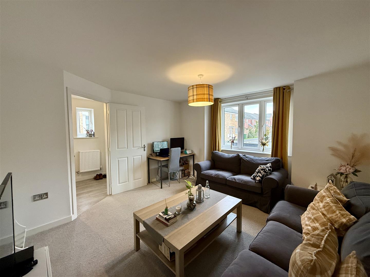 House Horsa Close in Grove