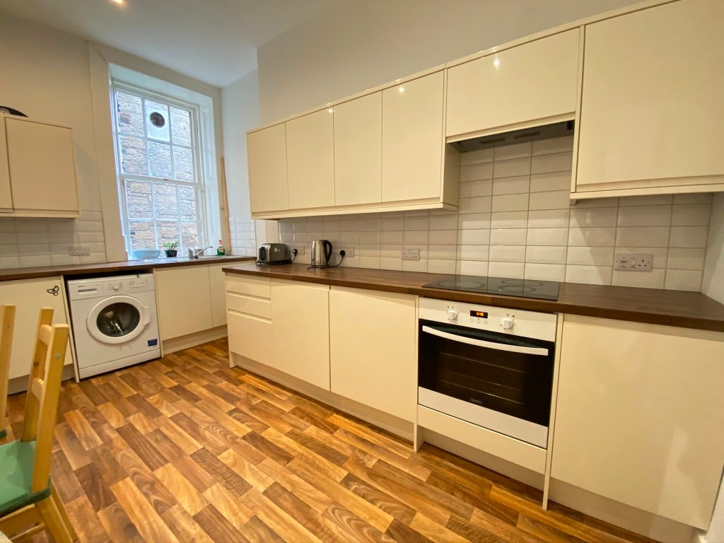 Flat Sciennes Road in City of Edinburgh