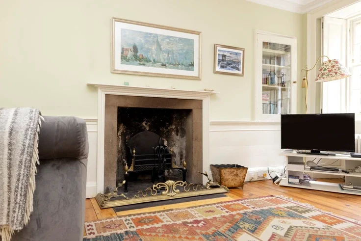 Flat Calton Hill in City of Edinburgh