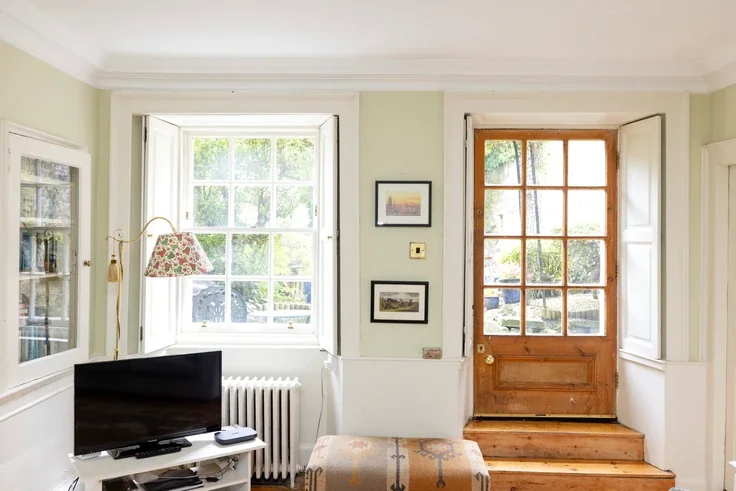 Flat Calton Hill in City of Edinburgh