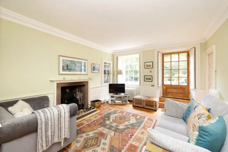 Flat Calton Hill in City of Edinburgh