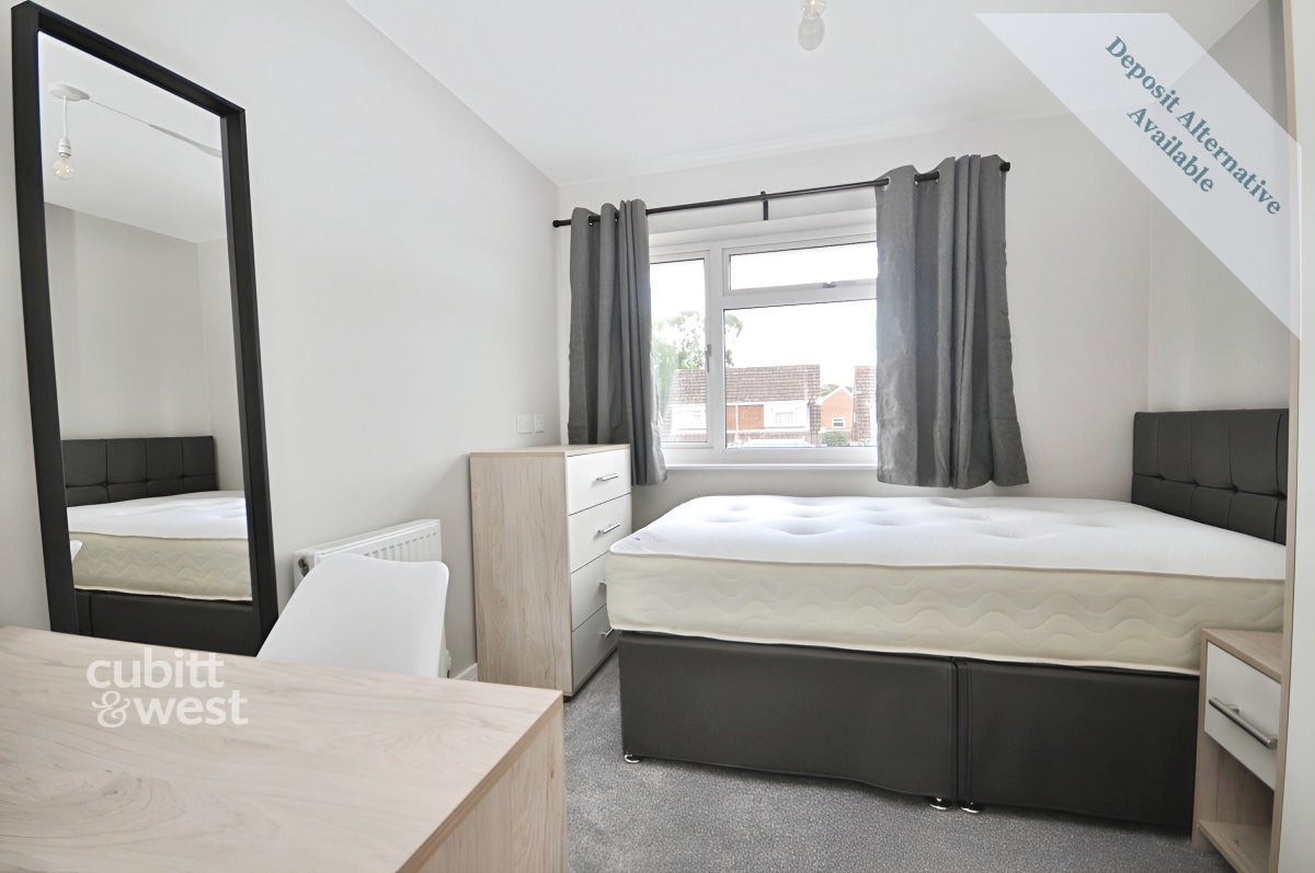 Room Wheatcroft Grove in Rainham
