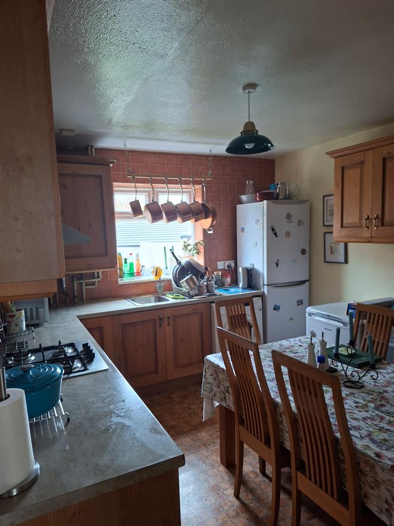 Room Spearing Road in High Wycombe