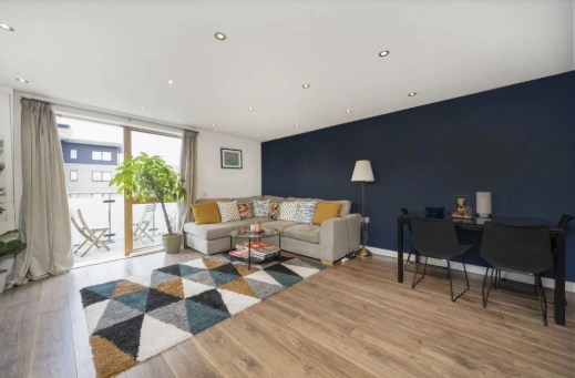 Flat Gifford Road in Greater London