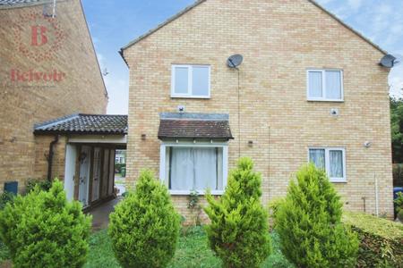 Flat Ashton Gardens in Huntingdonshire