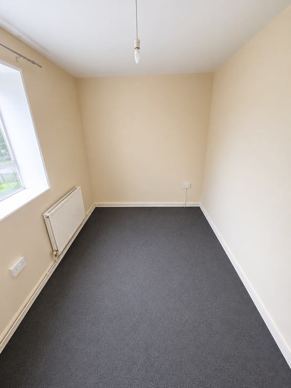 Room Plummer Road in Greater London