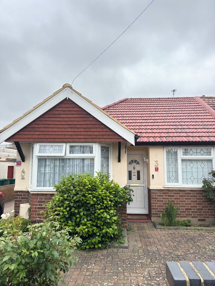 Room Kingsway in Borough of Spelthorne