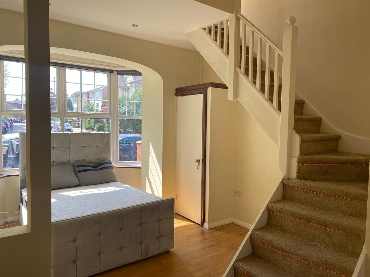 Flat Norbury Crescent in Greater London