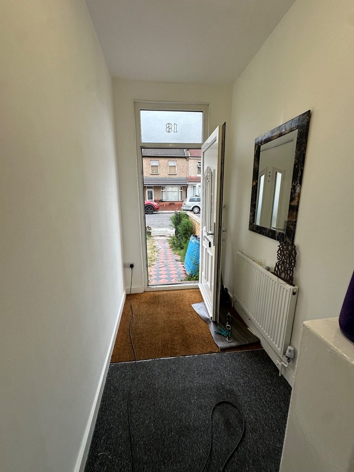 House Hunter Road in Greater London