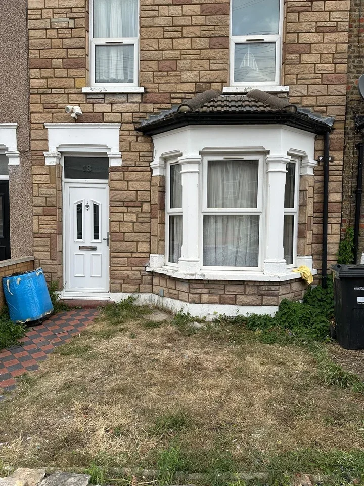 House Hunter Road in Greater London