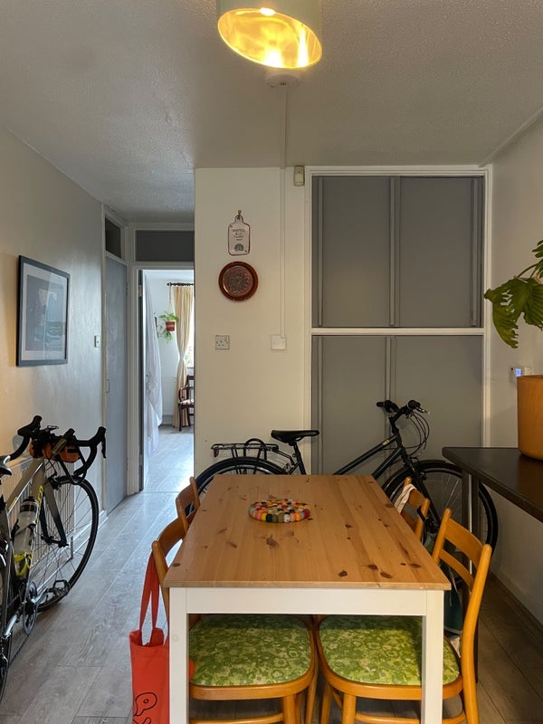 Room Sigdon Road in Greater London