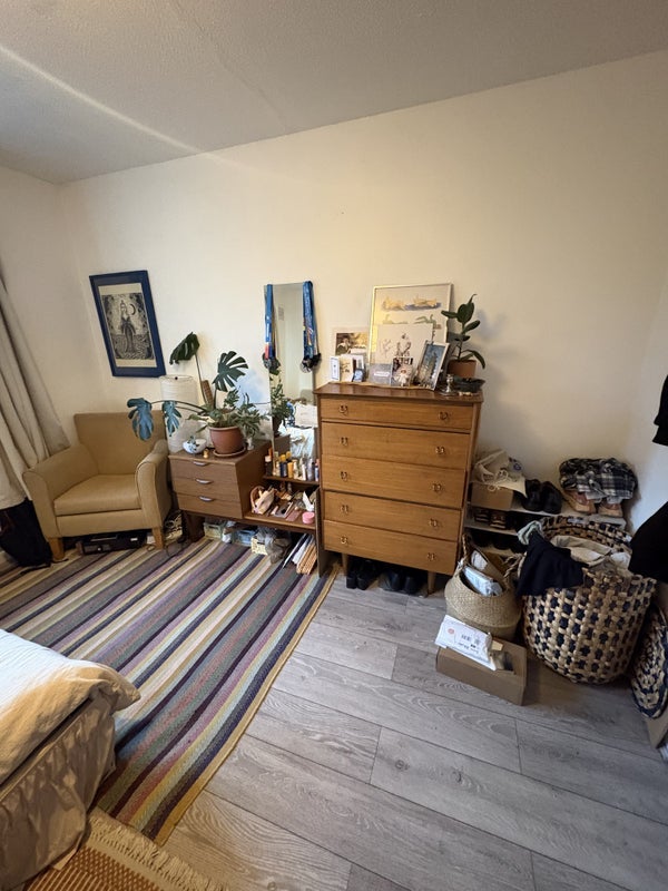Room Sigdon Road in Greater London