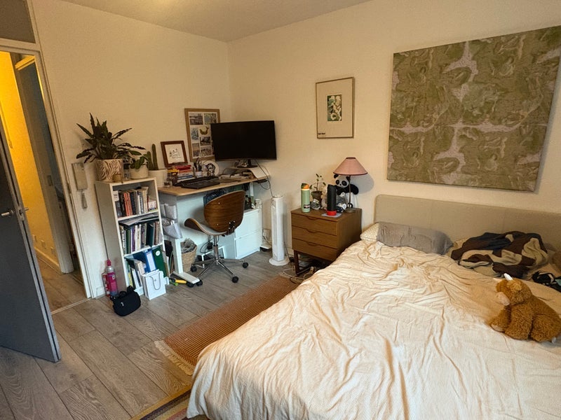 Room Sigdon Road in Greater London