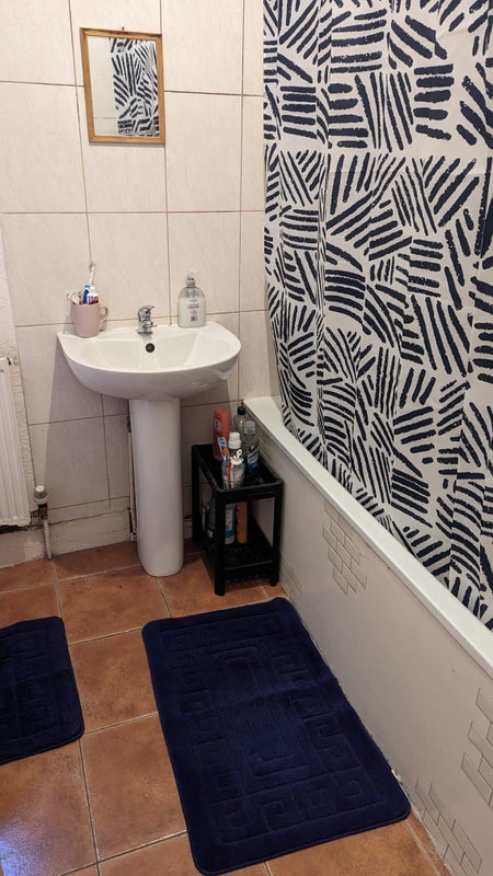 Room Burgoyne Road in Greater London
