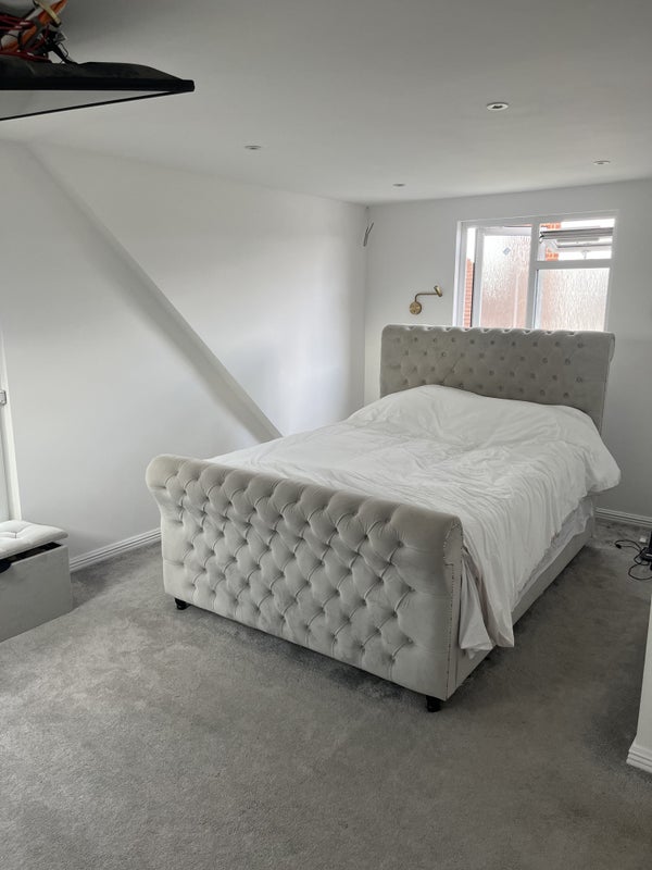 Room Mallinson Road in Greater London