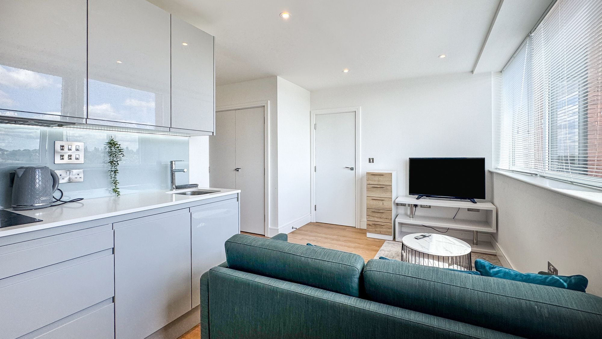 Flat South Street in Greater London