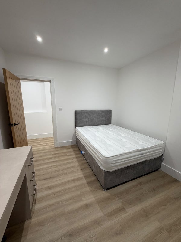 Flat Clapham Manor Street in Greater London