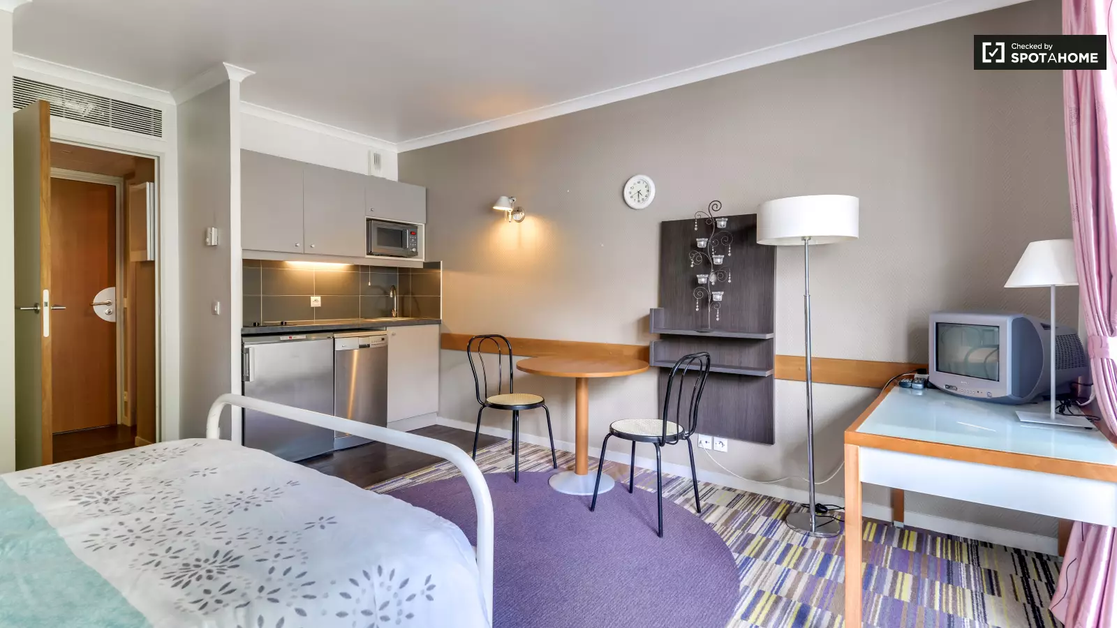 Flat Rue de Bitche in Courbevoie