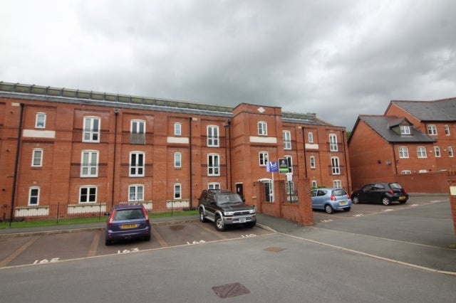 Flat Trevore Drive in Haigh