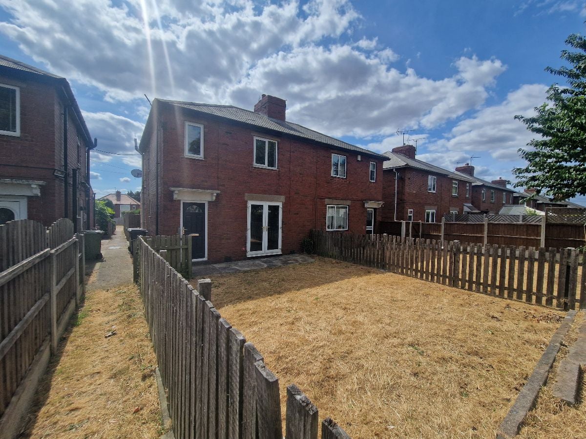 House Hillside Close in Bolsover