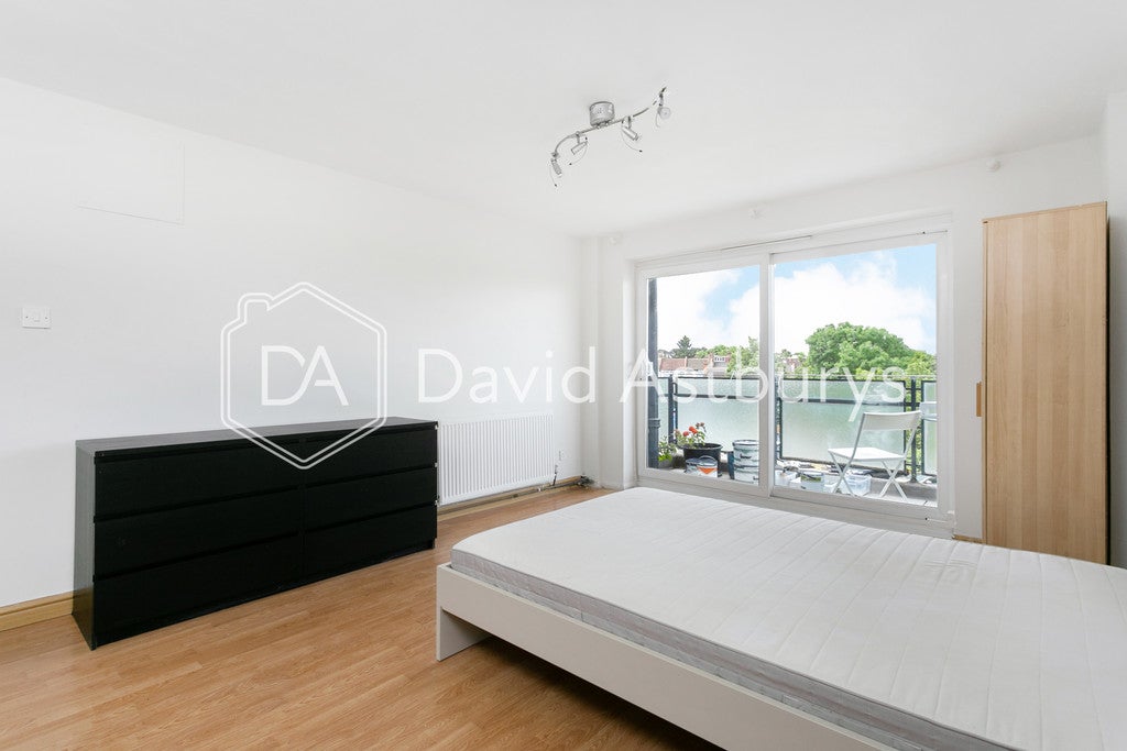 Flat A1003 in Greater London