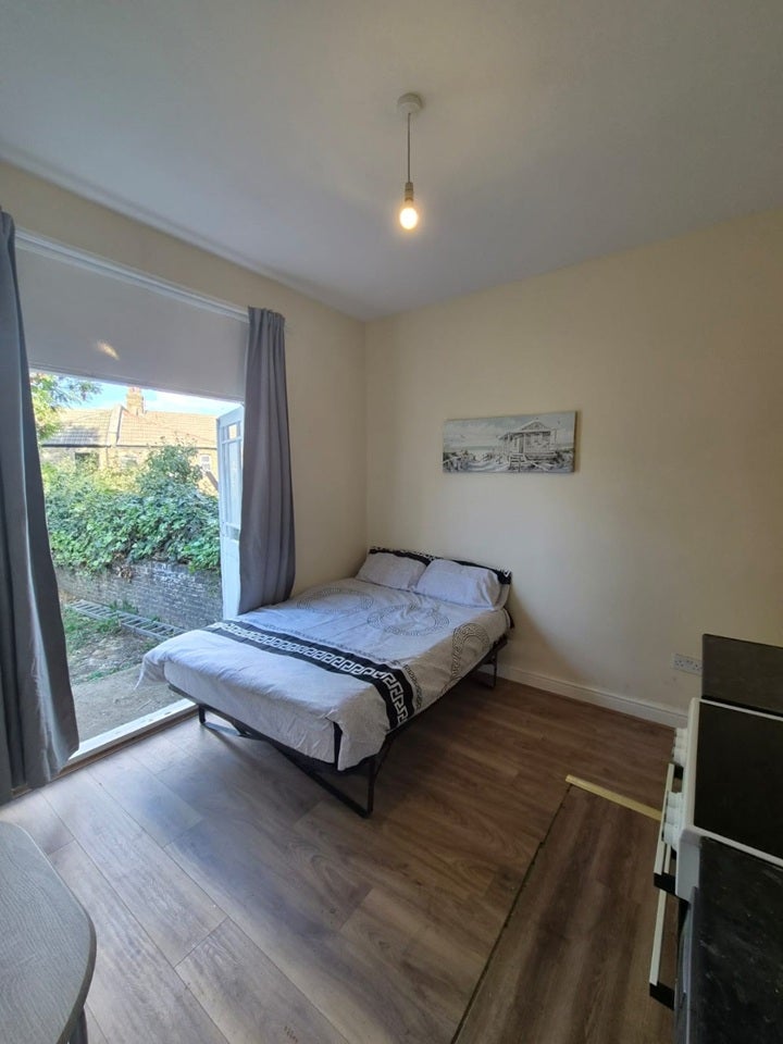 Flat Eade Road in Greater London