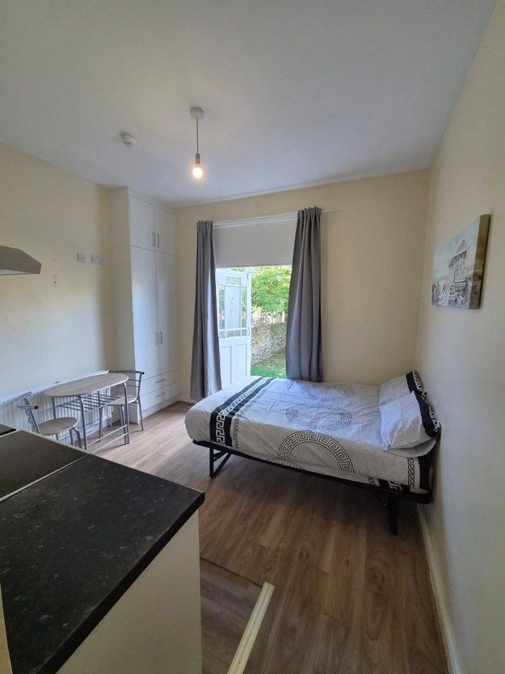 Flat Eade Road in Greater London