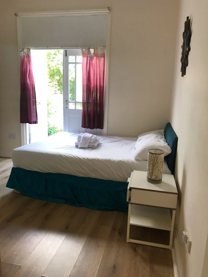 Flat Eade Road in Greater London