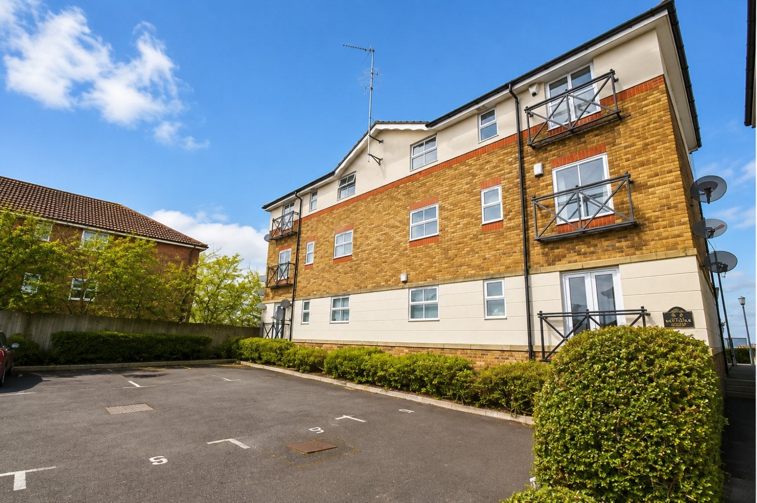 Flat Copperfield Road in Greater London