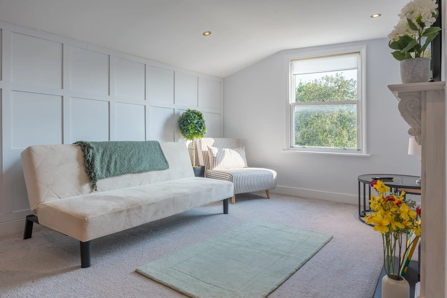 Flat Trevelyan Road in Greater London
