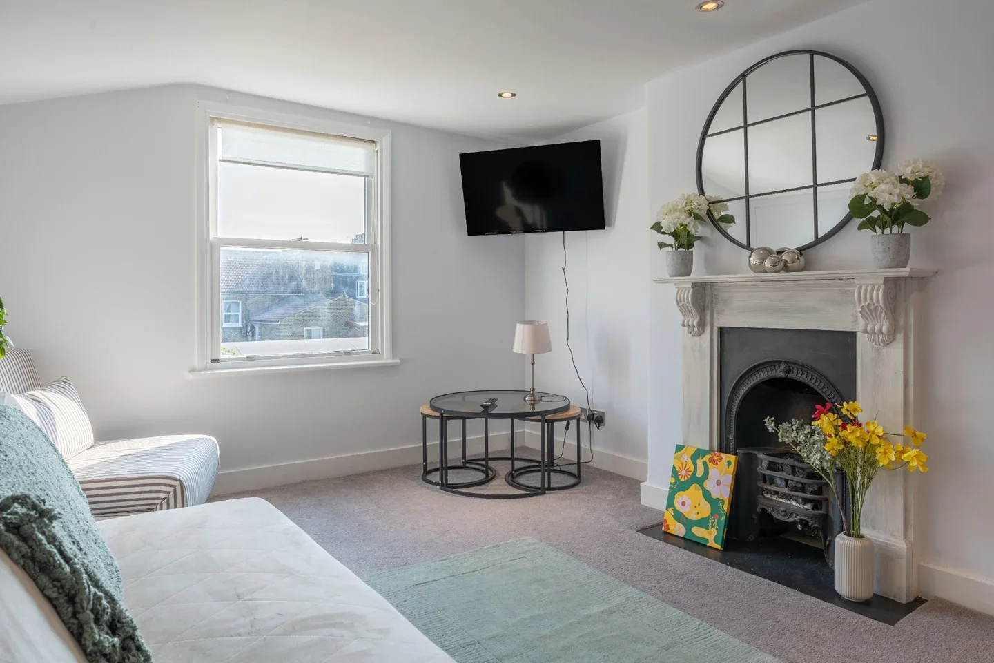 Flat Trevelyan Road in Greater London