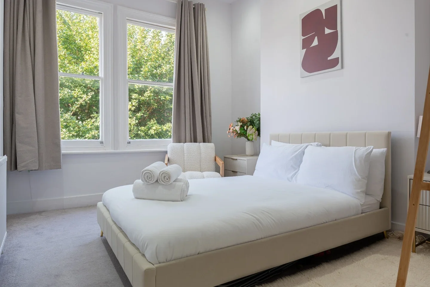 Flat Trevelyan Road in Greater London
