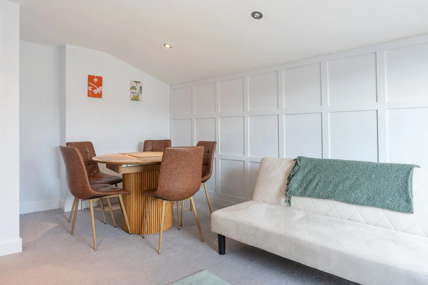 Flat Trevelyan Road in Greater London