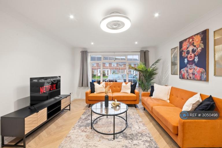 House Langdale Close in Maidenhead
