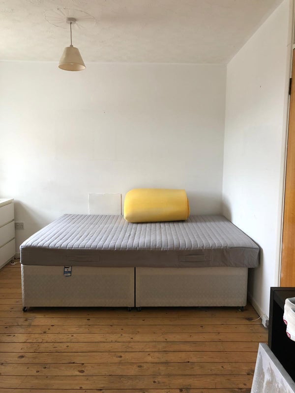 Room Celerity Drive in Cardiff