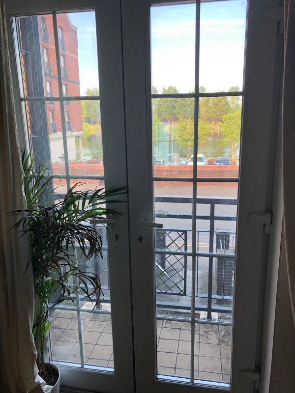 Room Celerity Drive in Cardiff