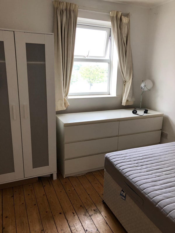 Room Celerity Drive in Cardiff