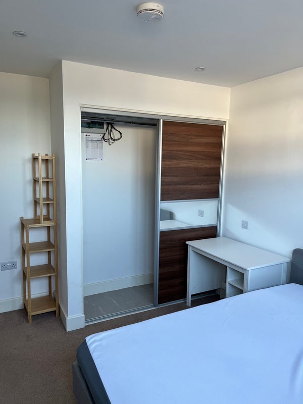 Room Grafton Road in Greater London