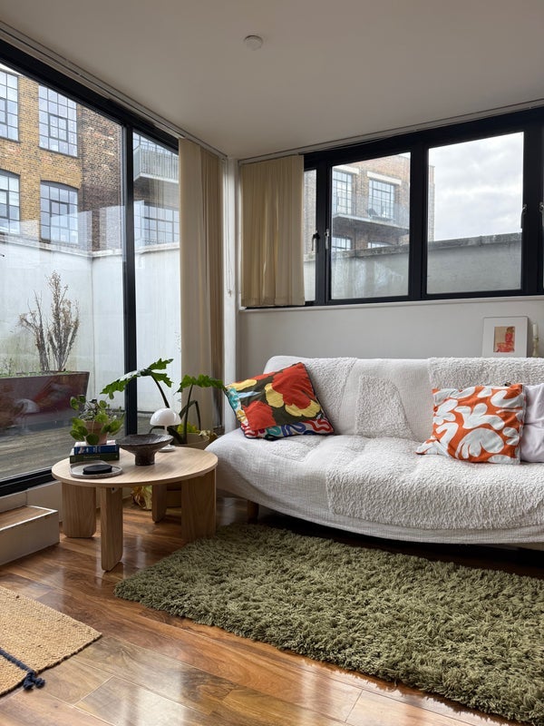 Room Grafton Road in Greater London