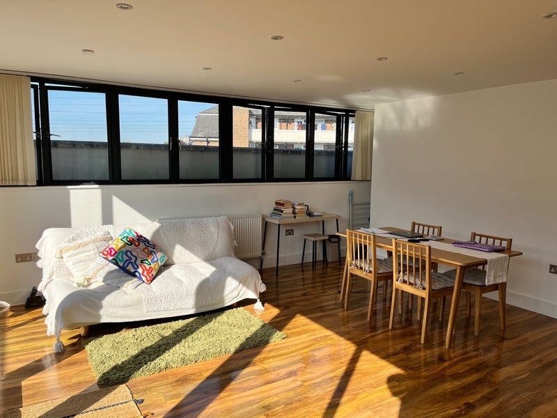 Room Grafton Road in Greater London